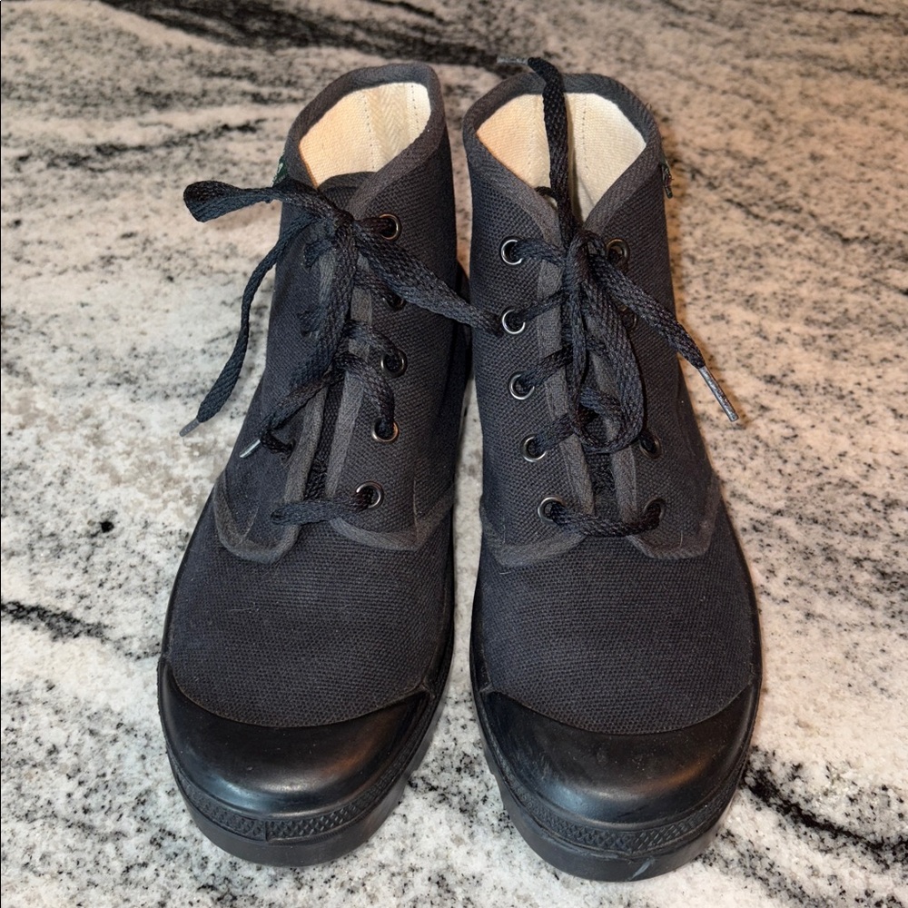 Sabra Wegev vintage desert ankle boot
with rubber sole.